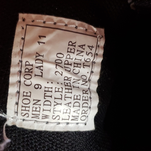 Size 9 Shoe corp Blk Shoes - Picture 4 of 5